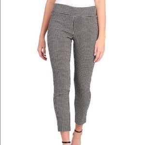 Pull on B & W checkered Stretch Slim Cut Crop Pant